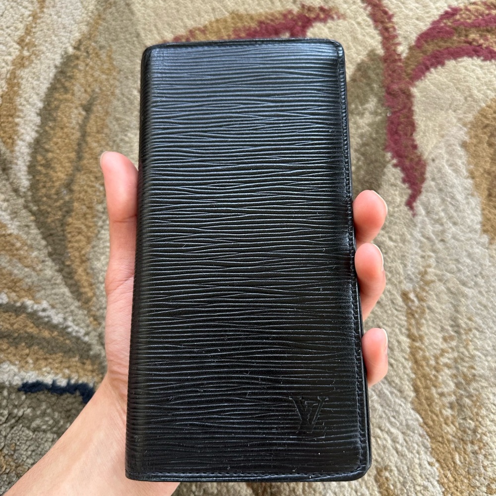Louis Vuitton Epi Long Wallet Bi-Fold